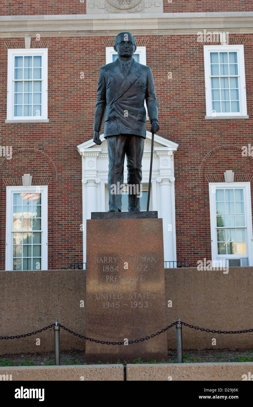 President Harry S. Truman statue Stock Photo