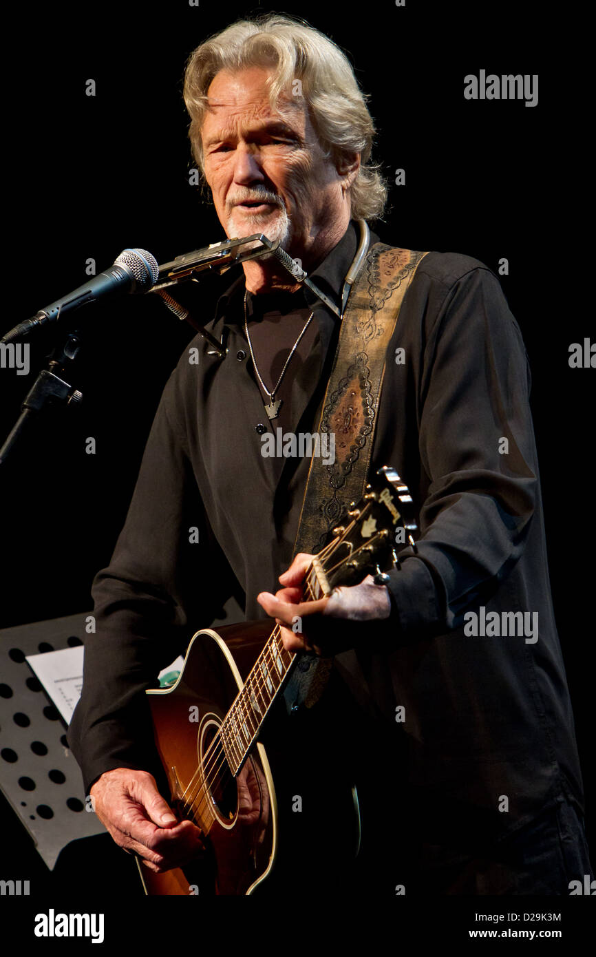 Kris kristofferson hi-res stock photography and images - Alamy