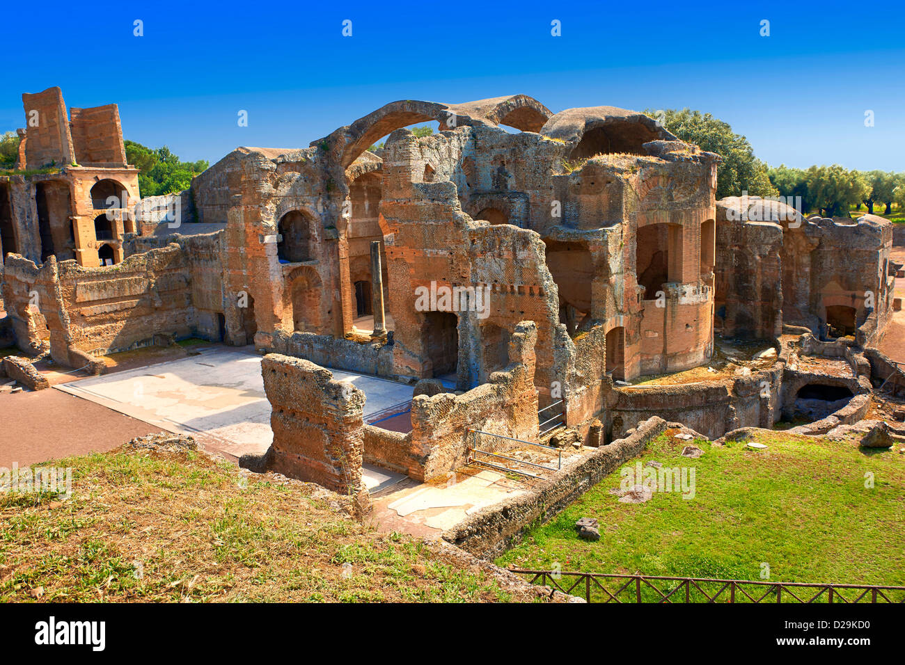 Thermal Grand Baths at Hadrian's Villa ( Villa Adriana ) built during ...