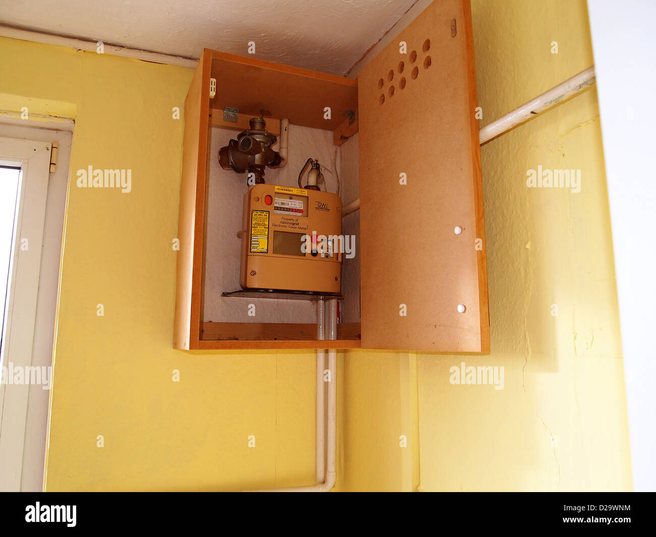 Gas meter cupboard hires stock photography and images Alamy