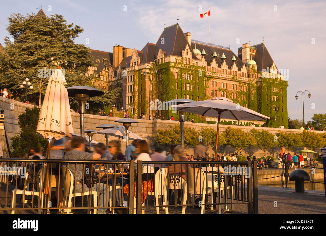 Waterside cafe hires stock photography and images Alamy