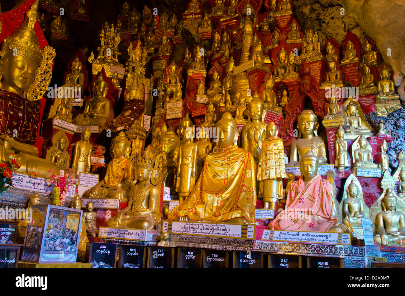 Buddha gold statues in Shwe Oo Min Stock Photo