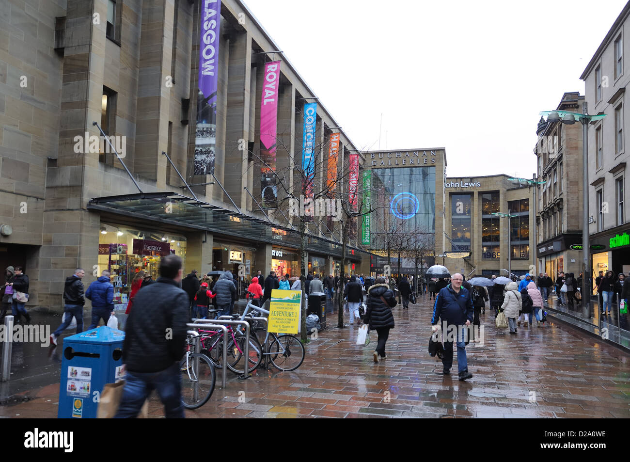 Pedestrian precinct on a wet day in Glasgow city centre Stock Photo