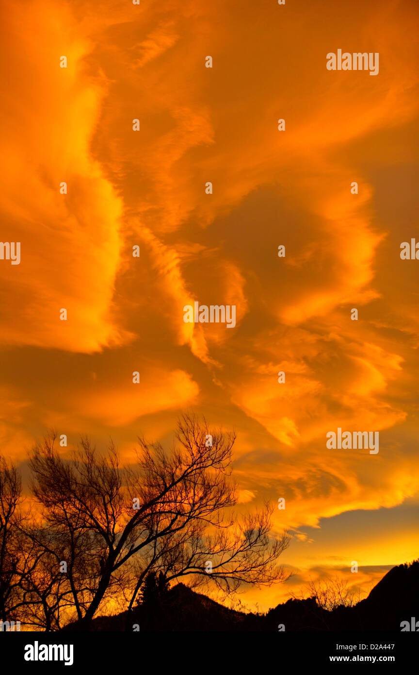 Sunset And Clouds Over Boulder, Colorado In Late November. Stock Photo