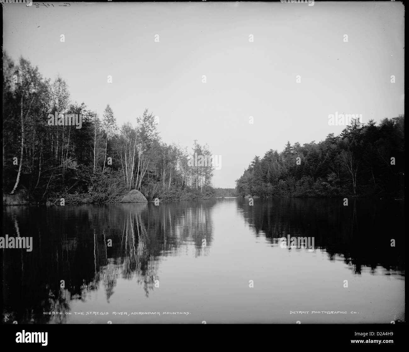 Between river Black and White Stock Photos & Images - Alamy
