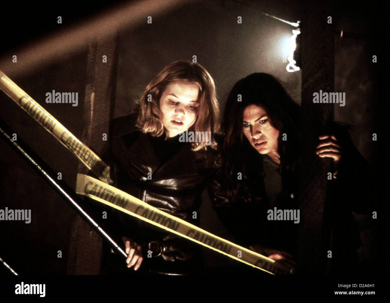 Duestere Legenden 2  Urban Legends: Final Cut  Amy (Jennifer Morrison), Vanessa (Eva Mendes) *** Local Caption *** 2000 Stock Photo