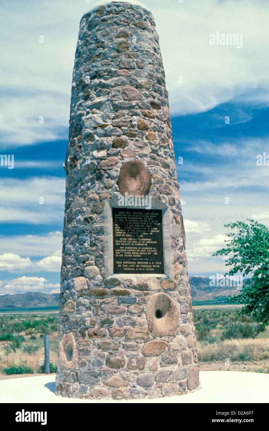 New Mexico. Marker For Geronimo'S Surrender Stock Photo Alamy