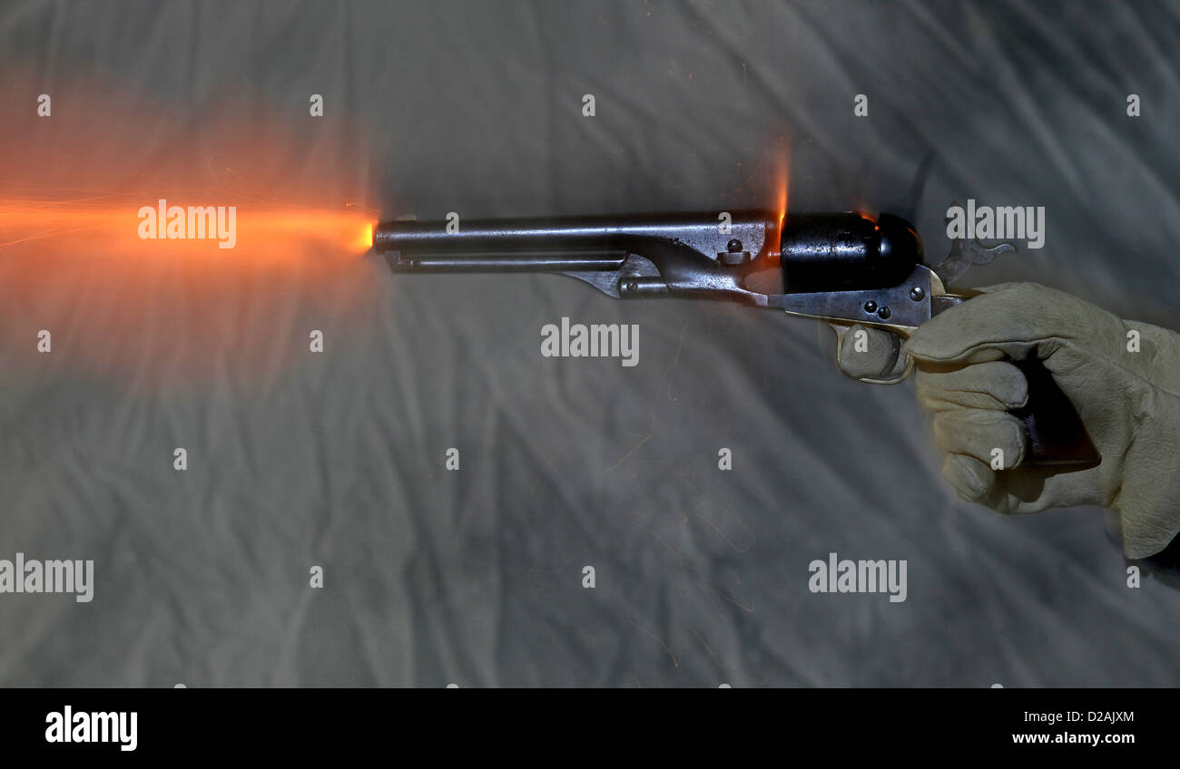 Muzzle flash hires stock photography and images Alamy