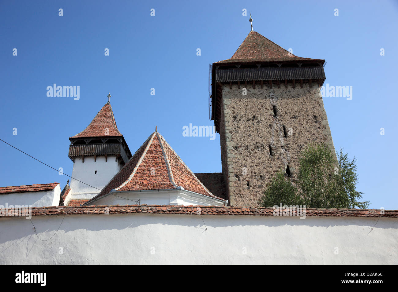Homorod (German: Hamruden; Hungarian: Homorod) is a commune in Braşov County, Romania. Here the Saxon fortified church of Homoro Stock Photo