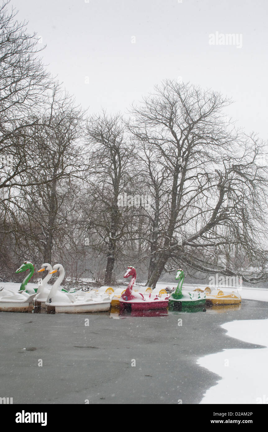 Boating lake alexandra palace london hires stock photography and