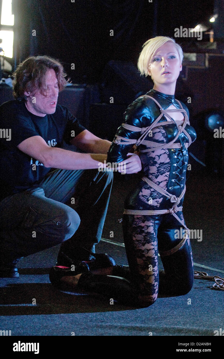 Nabirasi va bobosi sikishyapti