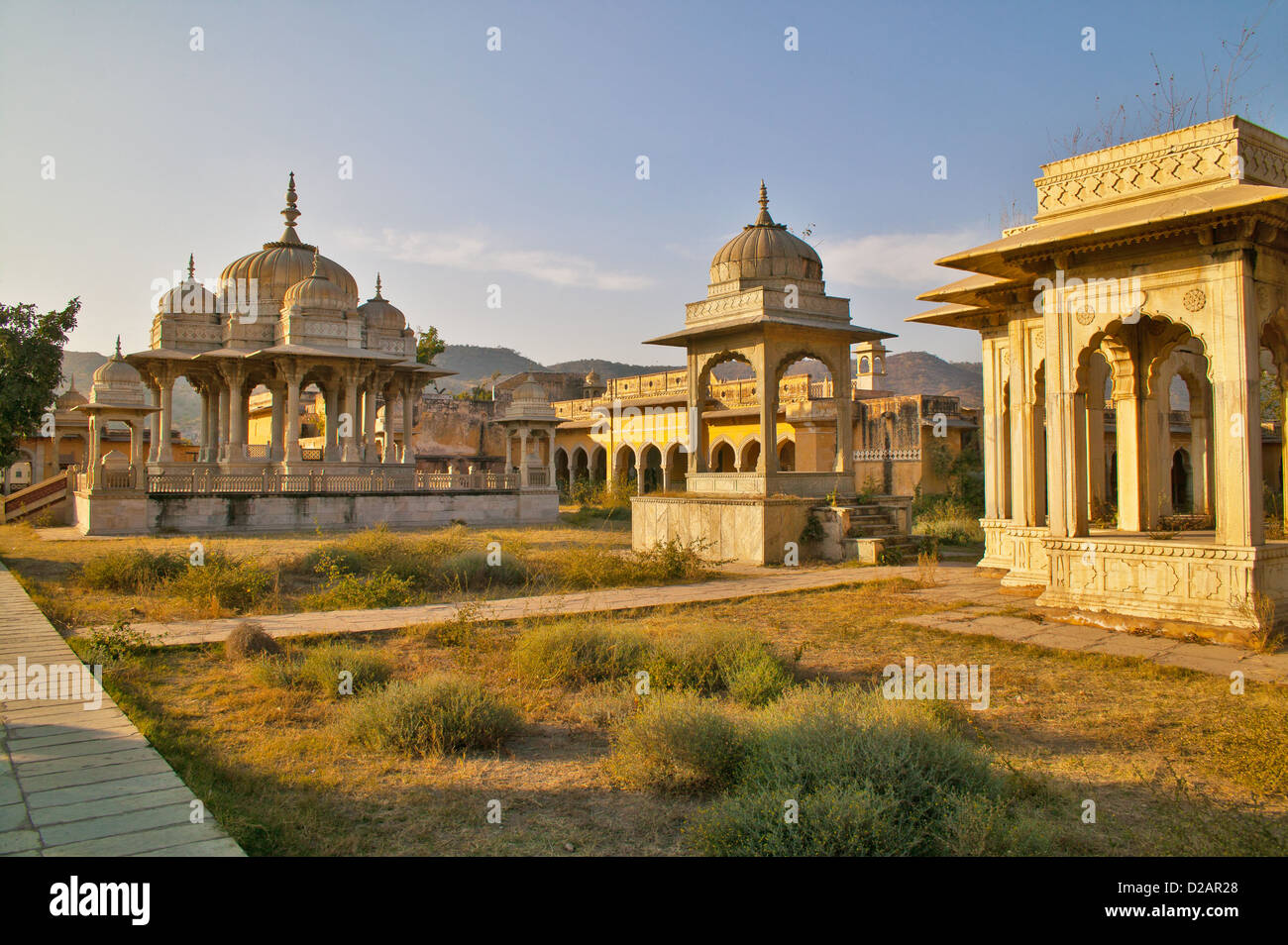 NEGLECTED CENOTAPHS [CHHATRIS ] OF THE MAHARANI OF JAIPUR RAJASTHAN ...