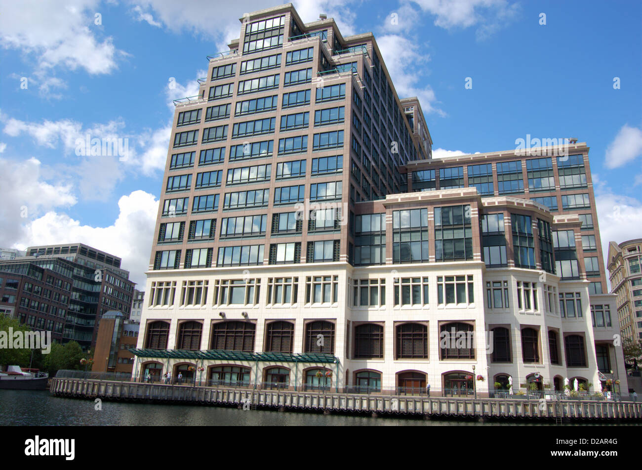 Office building at Canary Wharf in London, England Stock Photo - Alamy