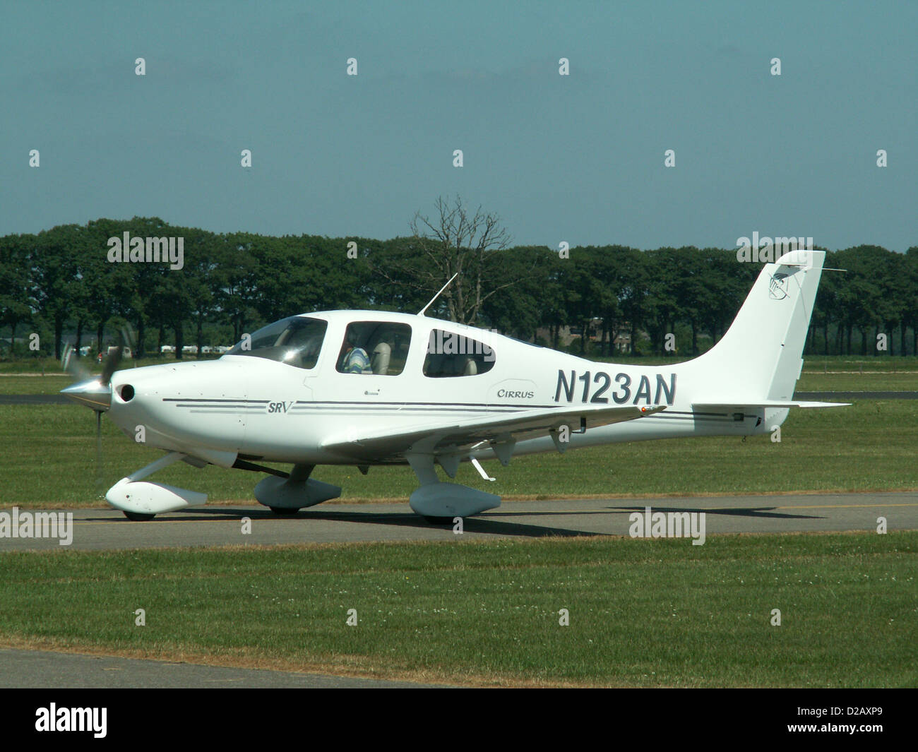 Cirrus Design Corp SR20 C/N 1379 Stock Photo