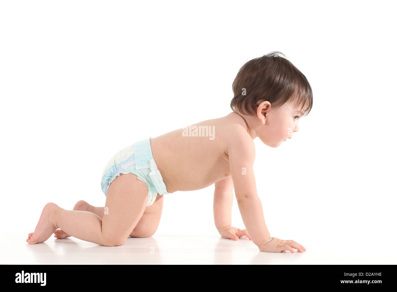 ребенок стоит на четвереньках. дети ползают на коленках. малыш ползет. стили ползания ребенка. мелкая в позе.