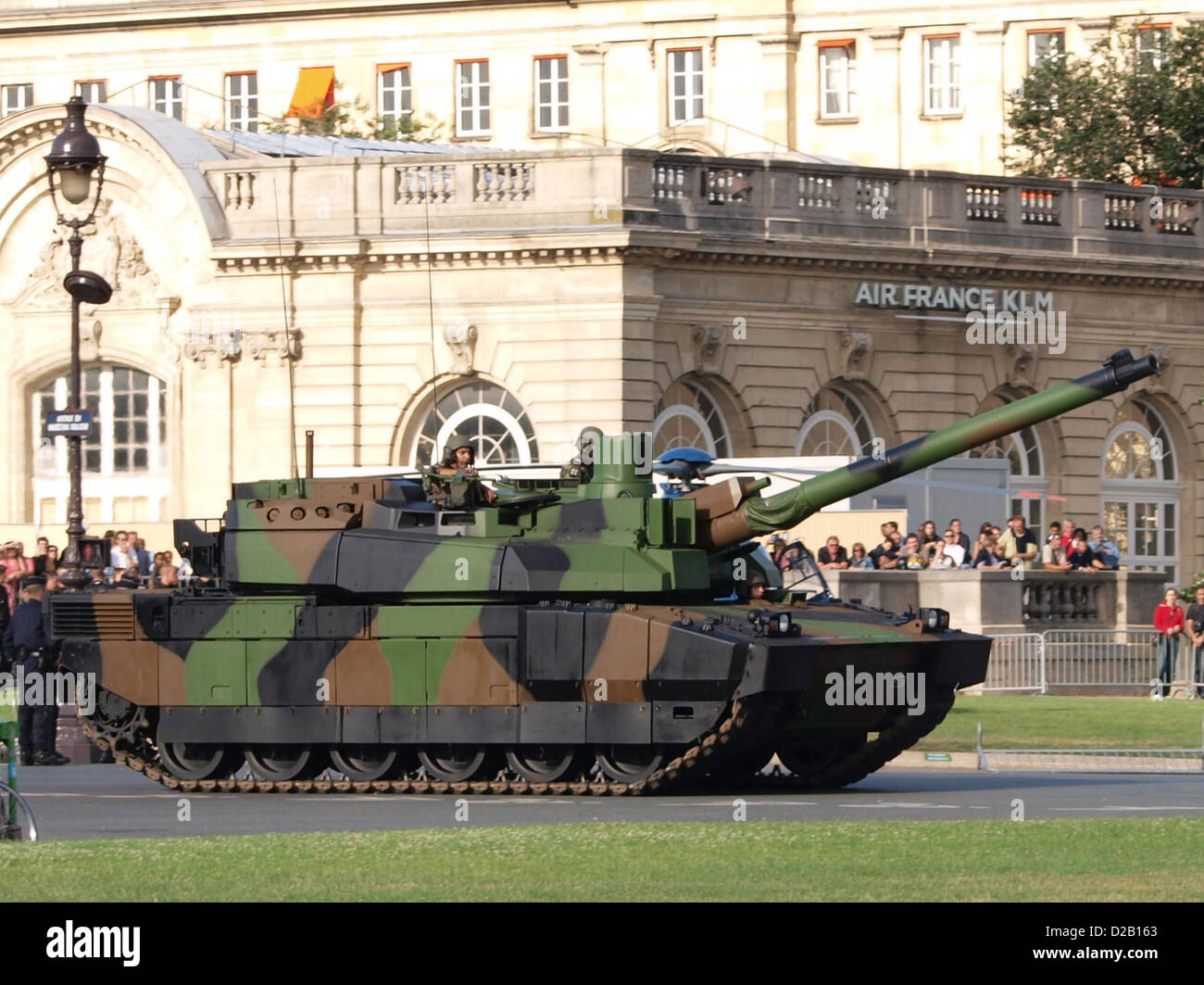 LeClerc MBT tank military parade Champs Elysees Stock Photo Alamy