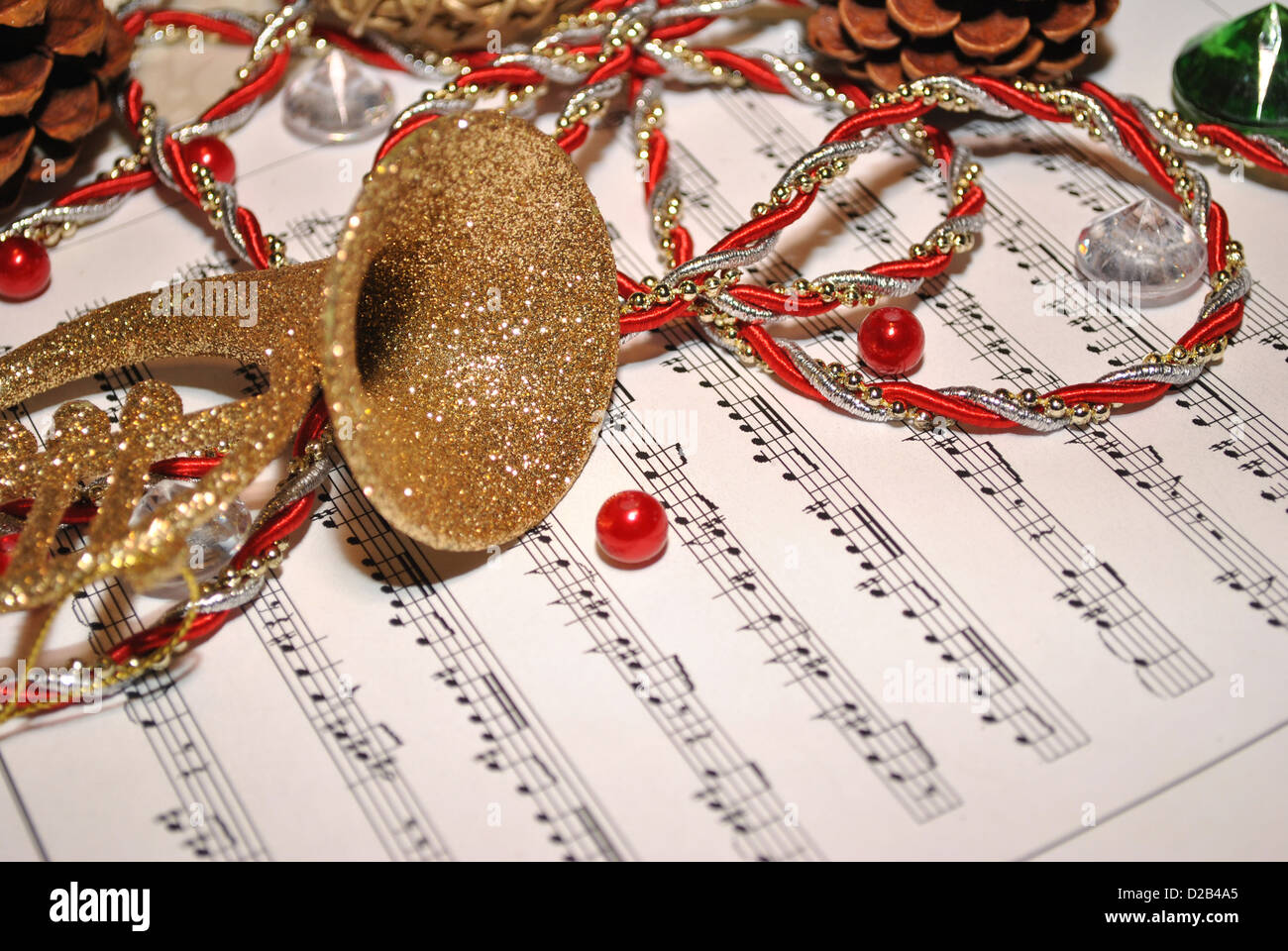 Christmas carol music notes hi-res stock photography and images - Alamy