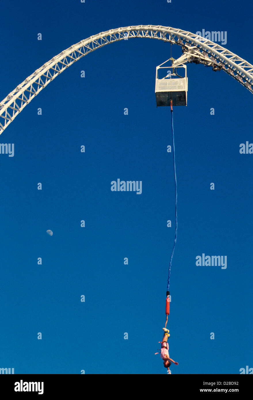 Bungee jumper hanging hires stock photography and images Alamy