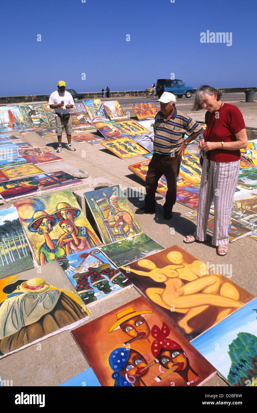 Cuba, Havana. Tourists Shopping For Paintings And Artwork. Malecon Stock Photo