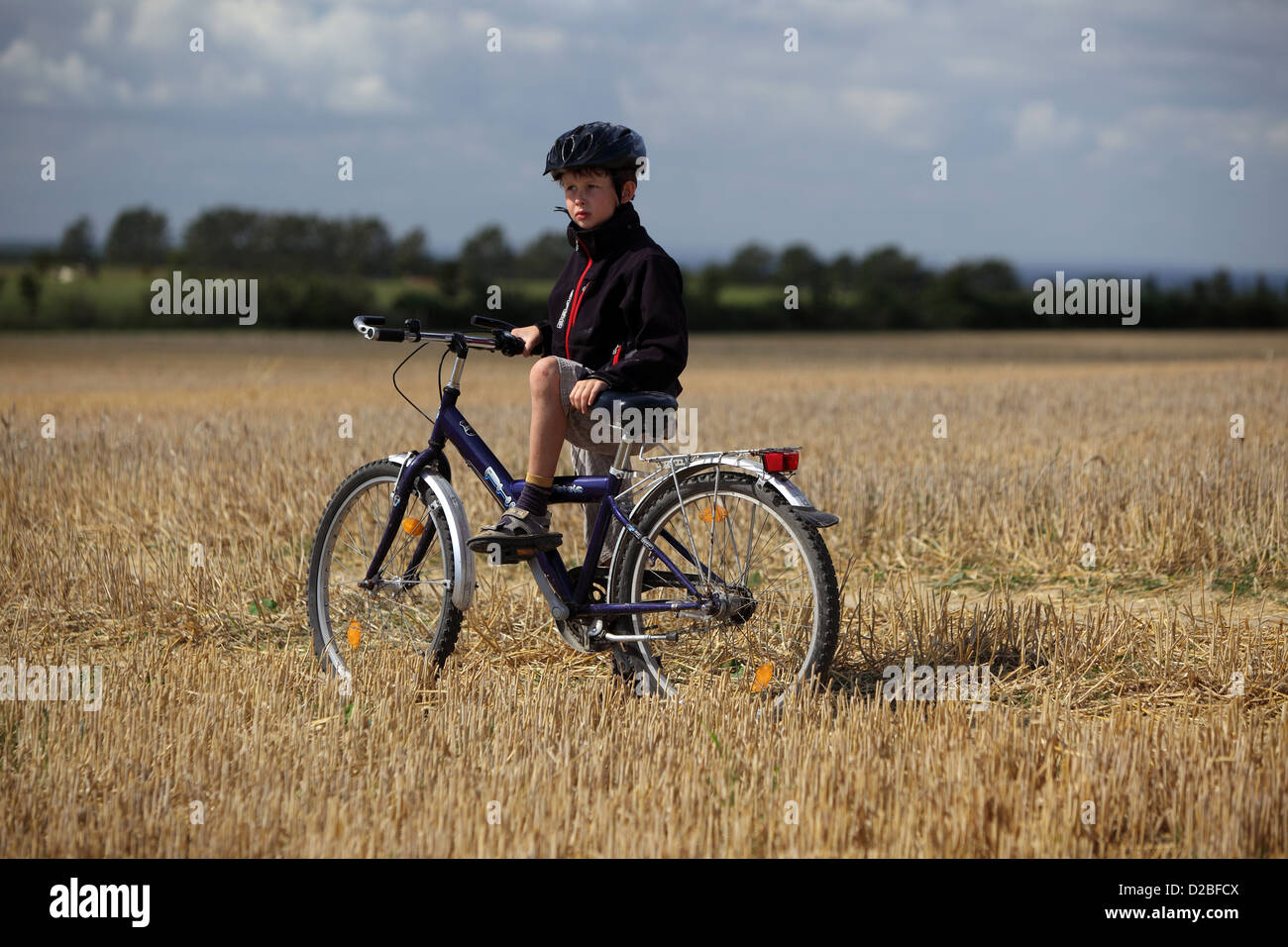 Vertical shot abandoned bicycle hi-res stock photography and images - Alamy