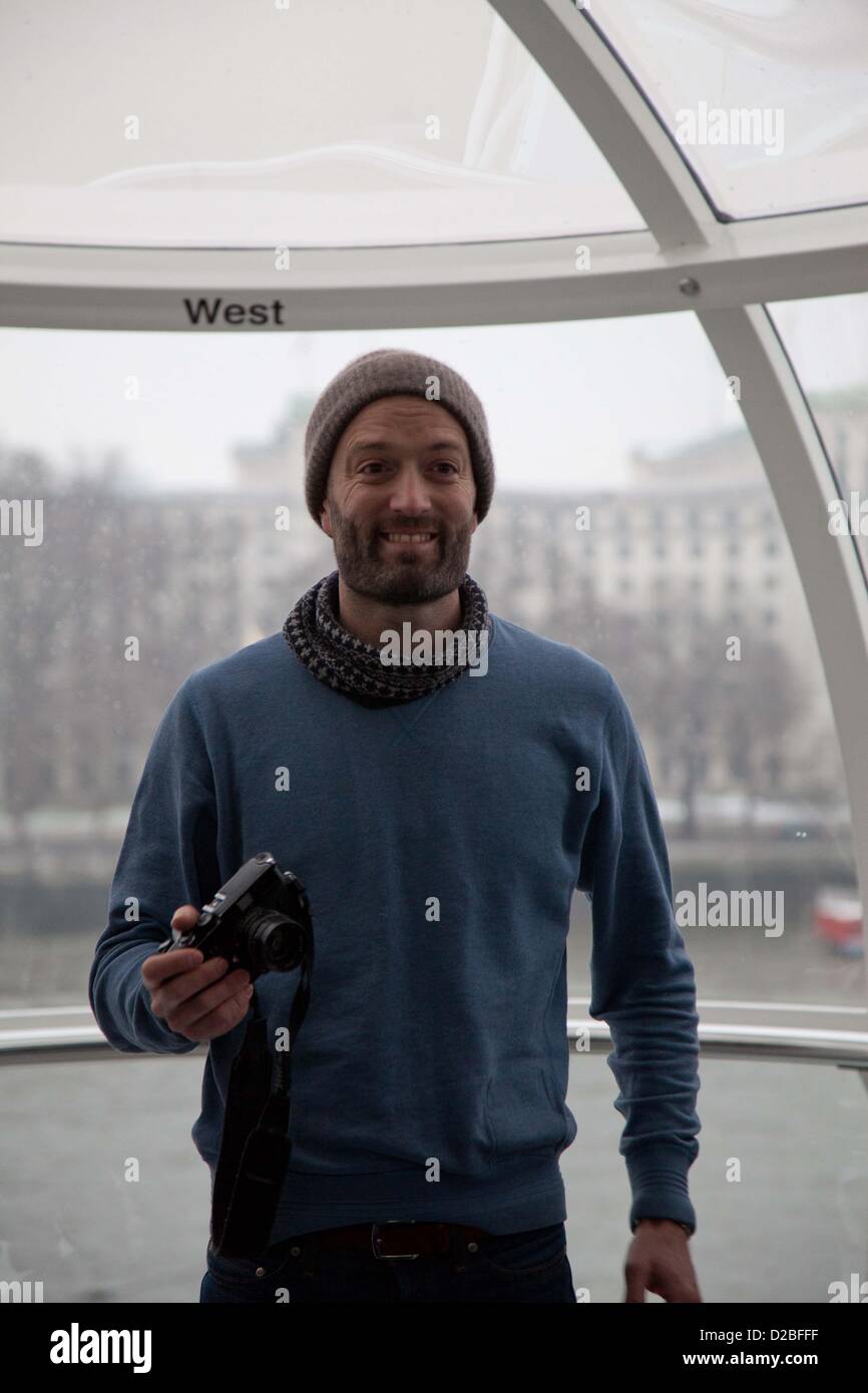 The EDF Energy London Eye teamed up with renowned London photographer Matt Stuart to offer a free rotation on the London Eye and a free photography class on one of the pods. Stock Photo