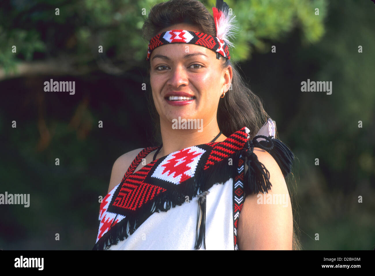 Maori Woman New Zealand High Resolution Stock Photography And Images Alamy Maori Woman New Zealand High Resolution Stock Photography And Images Alamy