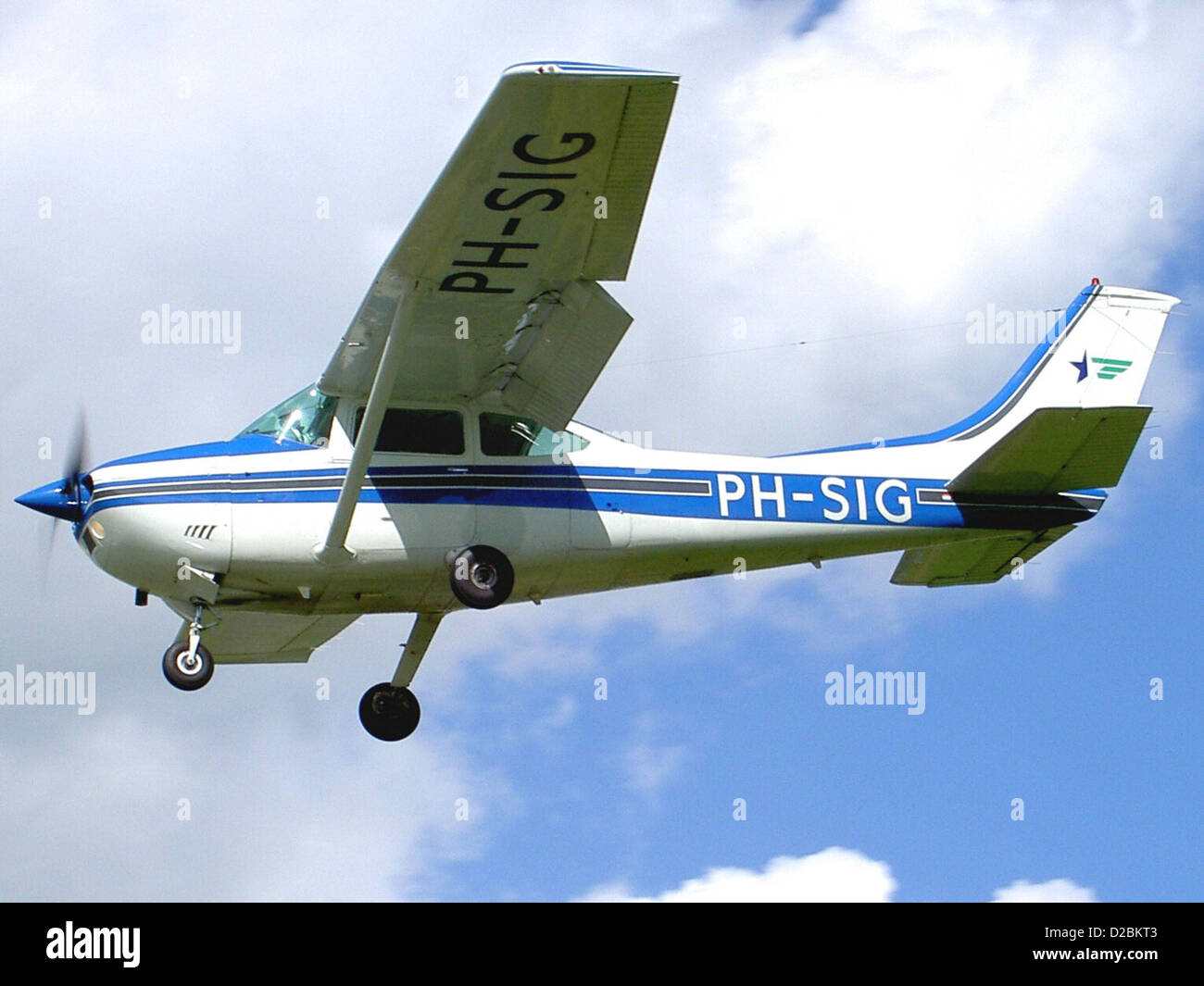 The cessna 182 hi-res stock photography and images - Alamy The cessna 182 hi-res stock photography and images - Alamy
