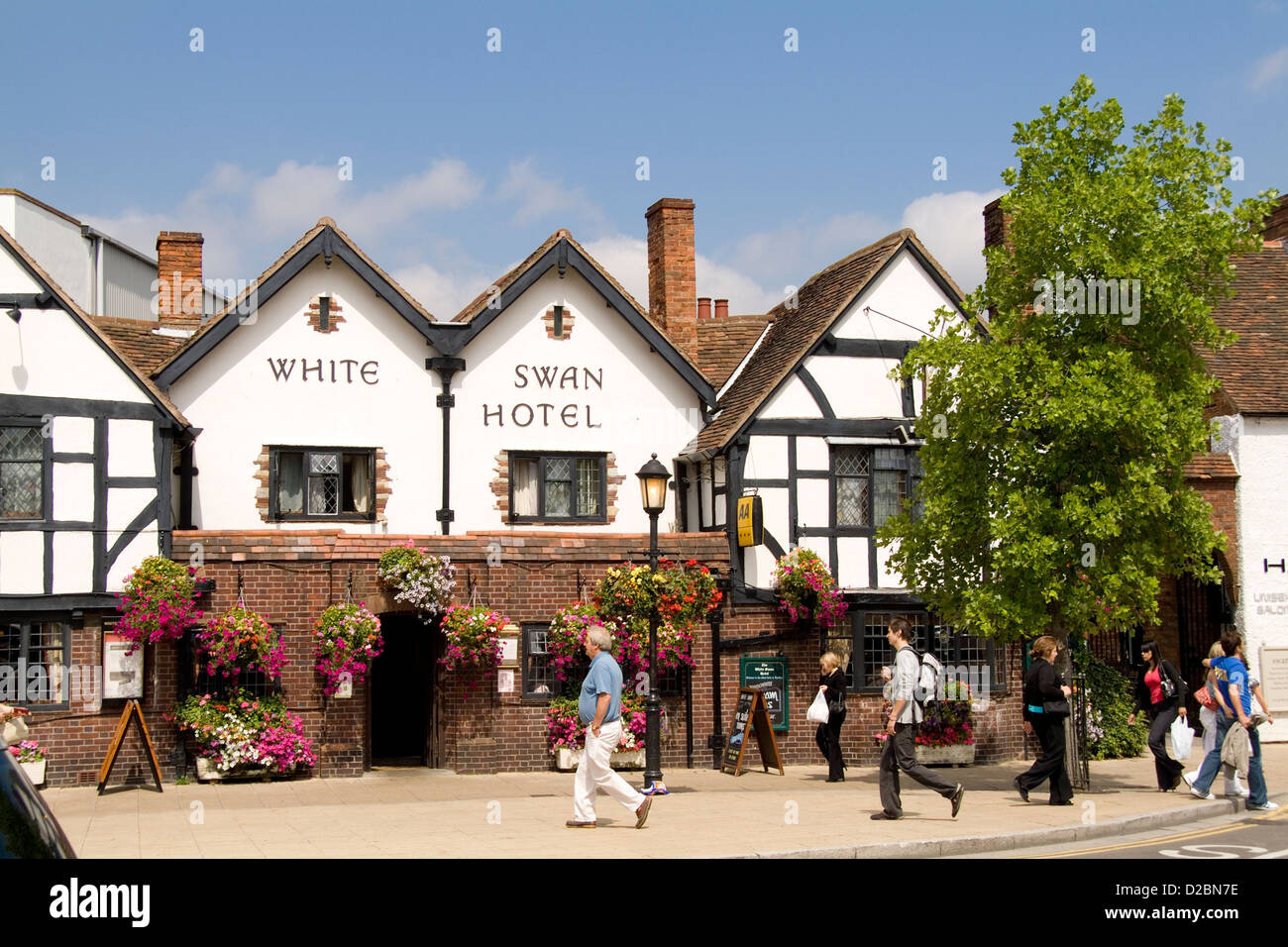 Shops On Wood Street In Home Of William Shakespeare In Stratford Upon Avon In The West Midlands Great Britian England Stock Photo