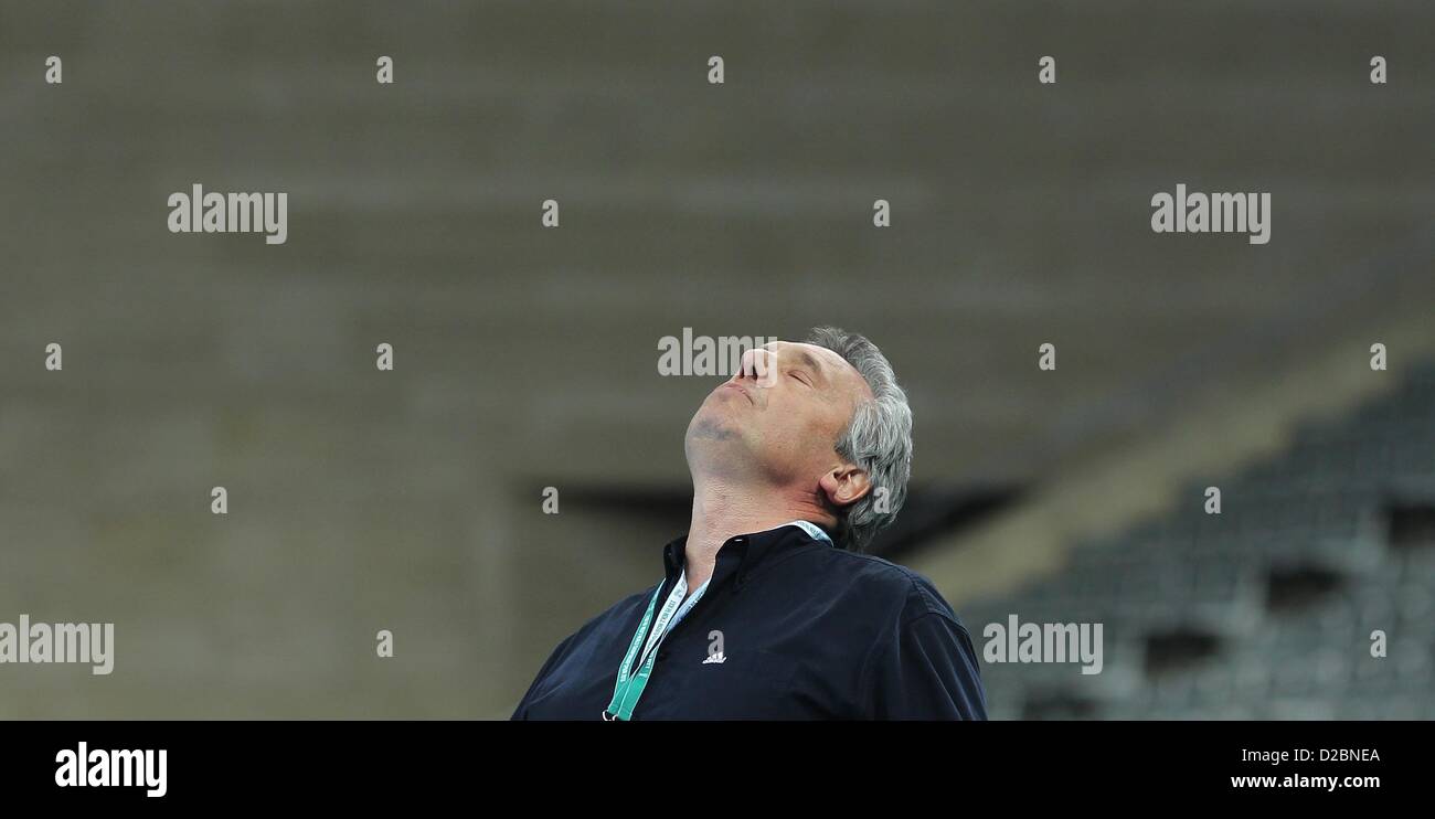 Head coach Claude Onesta of France reacts during the men's Handball World Championships main round match Germany vs France in Barcelona, Spain, 18 January 2013. Germany won 32:30. Photo: Fabian Stratenschulte Stock Photo