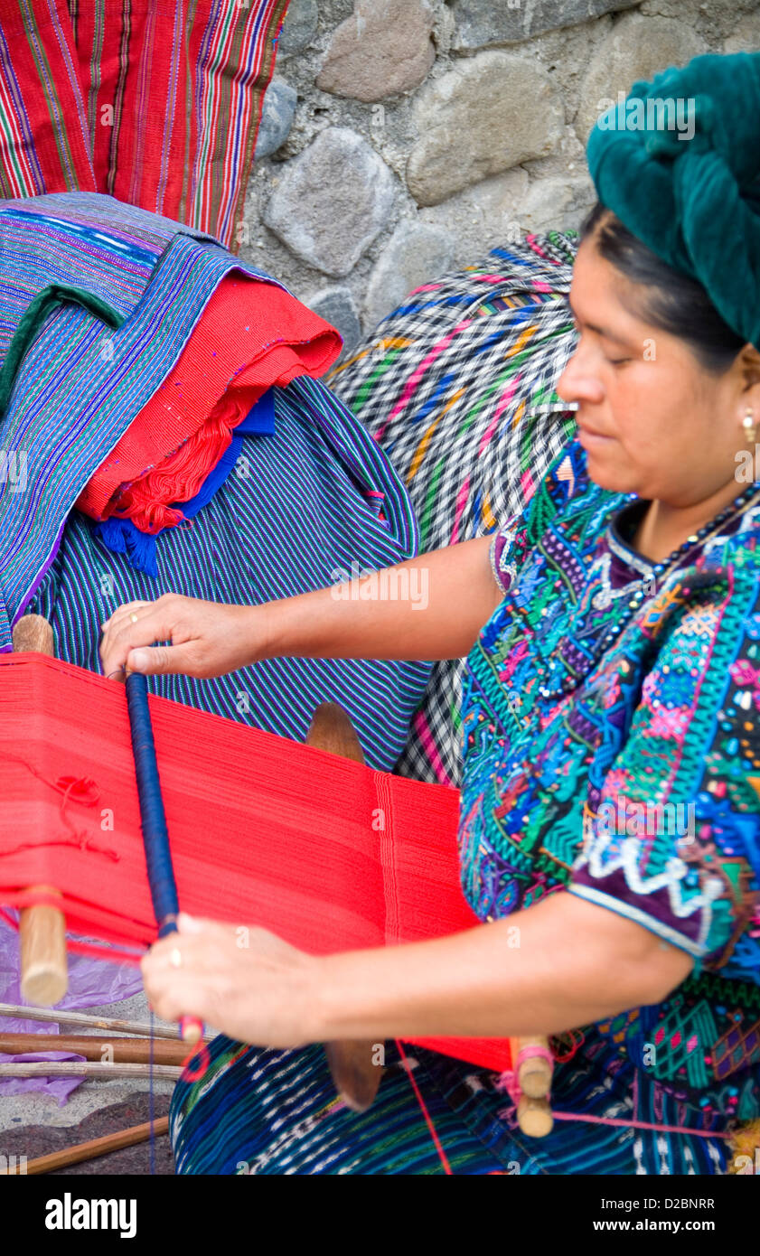 Traditional guatemalan weaving hires stock photography and images Alamy