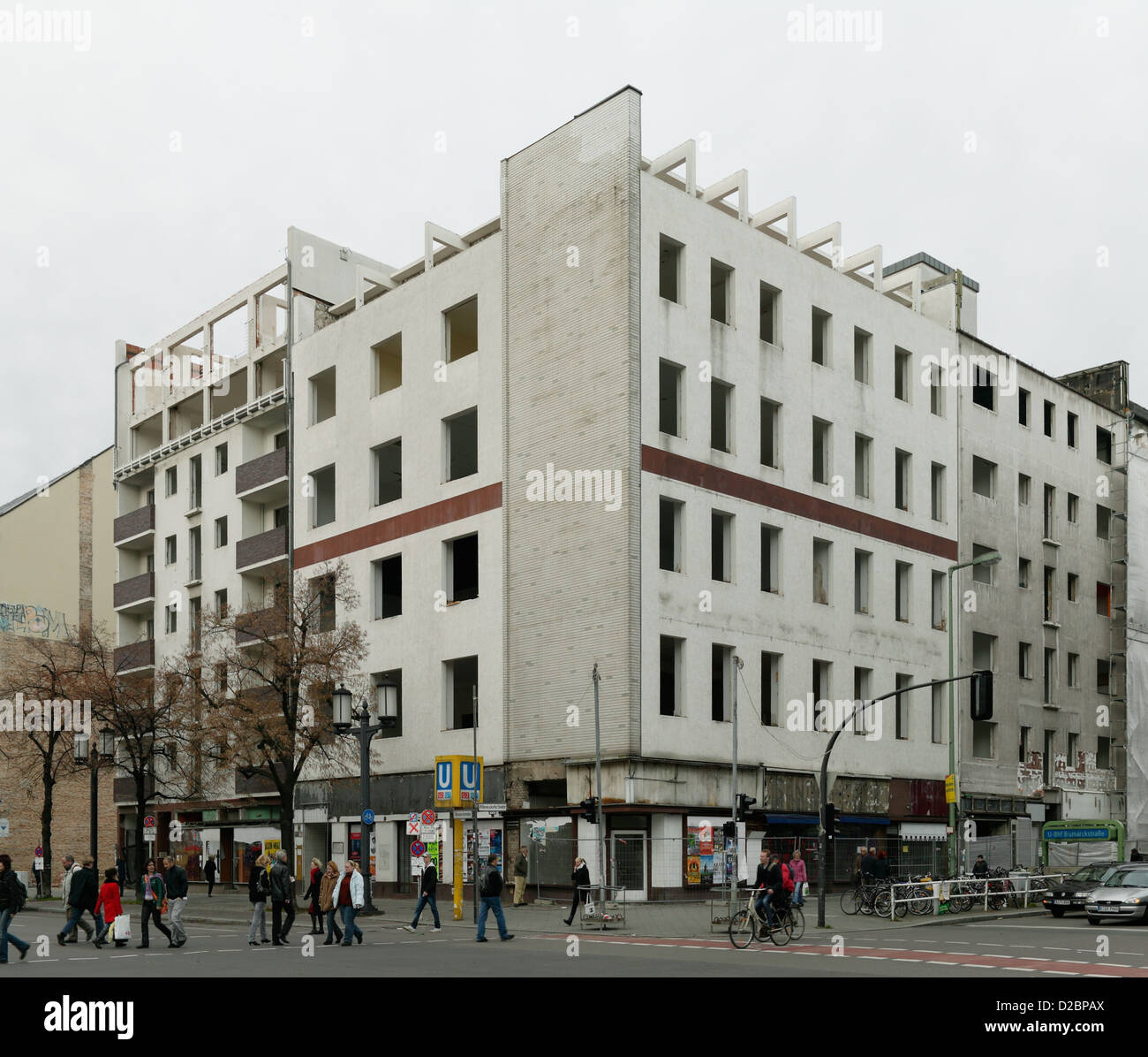 Windowless Houses High Resolution Stock Photography and Images - Alamy
