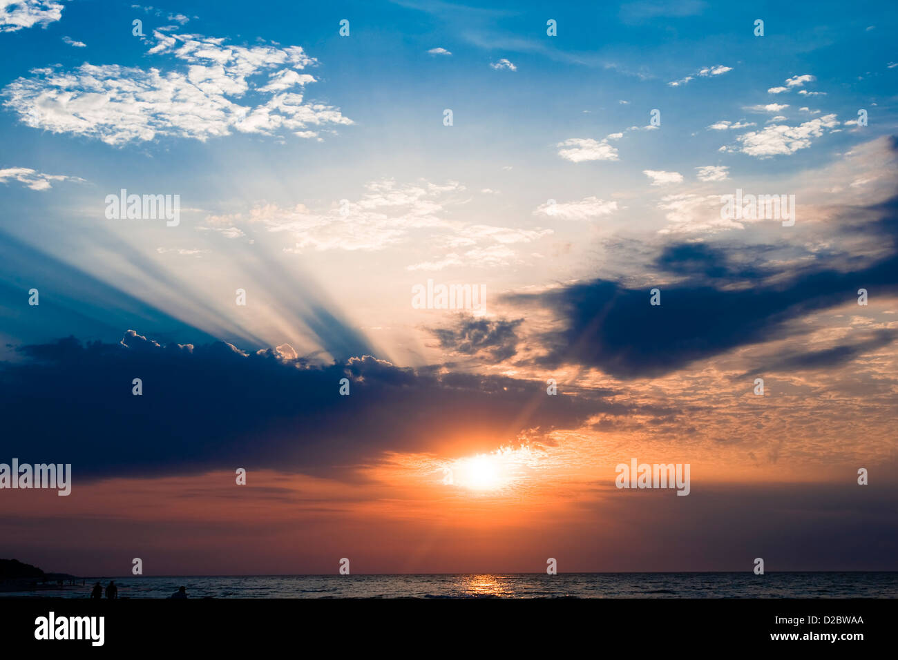Sunset sky over sea landscape hi-res stock photography and images - Alamy