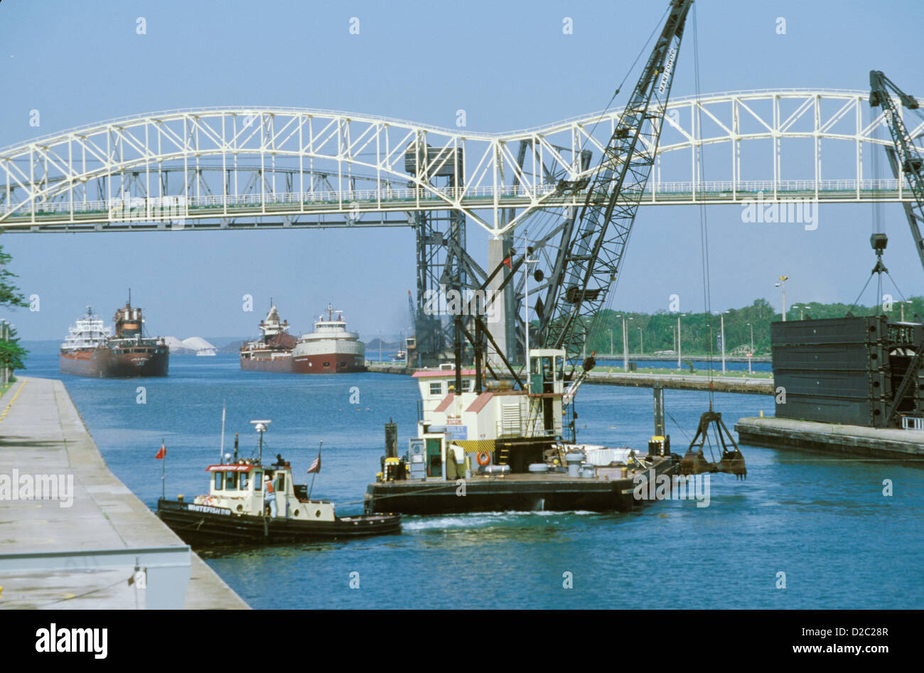 Edwin H International Bridge Sault Ste Marie MI Ship Postcard Gott Soo Locks 