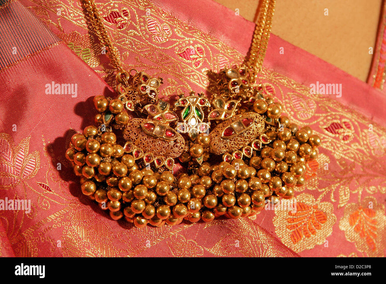 An Indian Gujarati Woman Wearing Jadtar Jewelry India Stock Photo Alamy