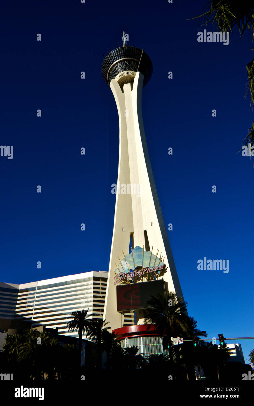 Thrill ride Big Shot on top of the Las Vegas Stratosphere tower (1149  ft/350m), the tallest freestanding observation tower of the US Stock Photo  - Alamy