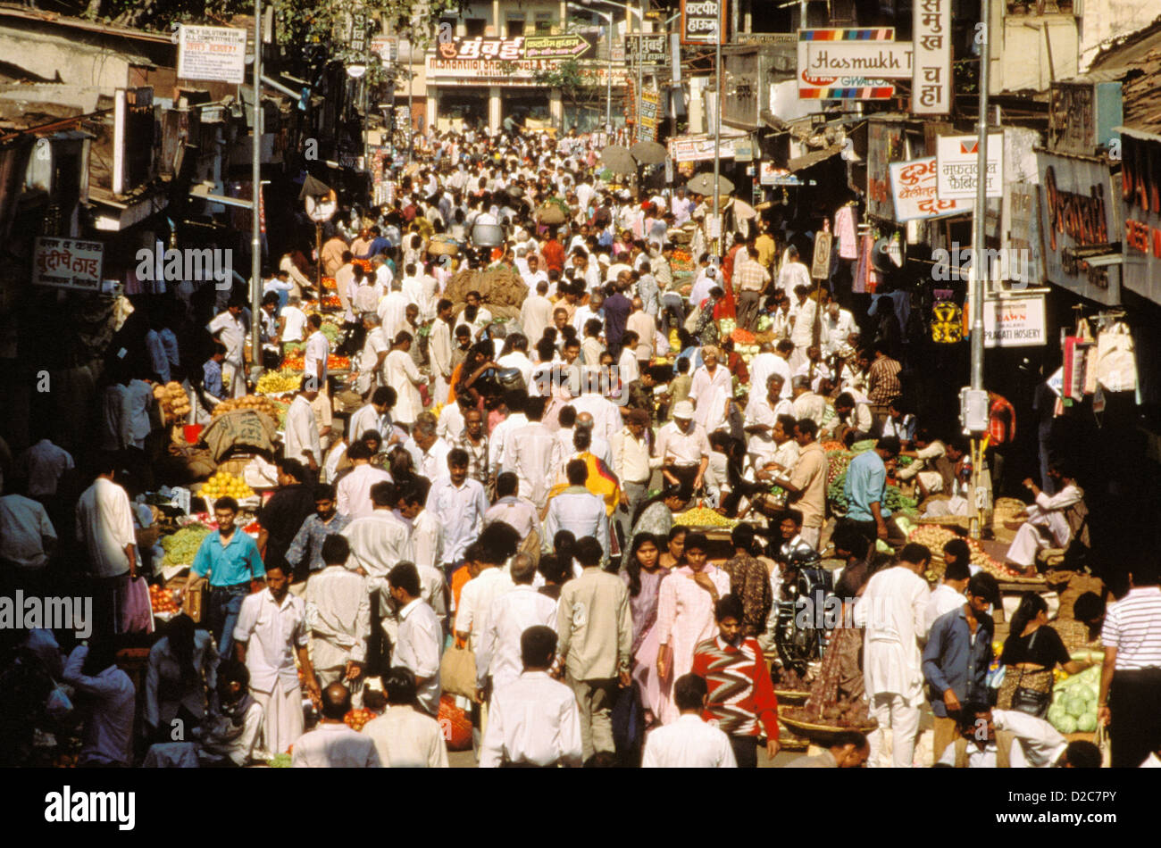 India,Maharashtra, Mumbai, Bombay, Dadar, Crowded Street Market Stock
