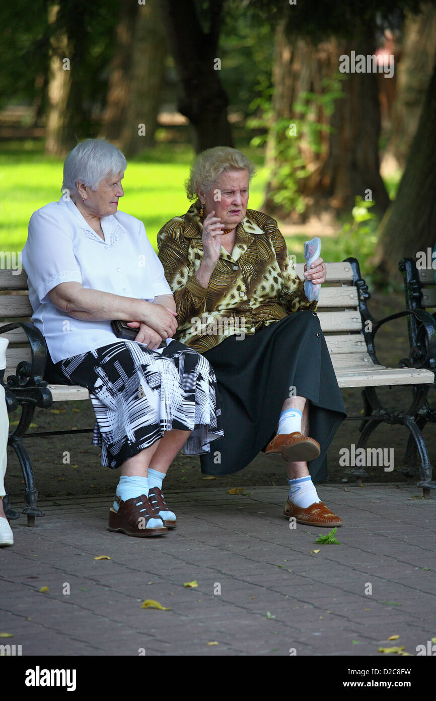 Gomel, Belarus, retired women sitting on a bench in the park Stock Photo Alamy