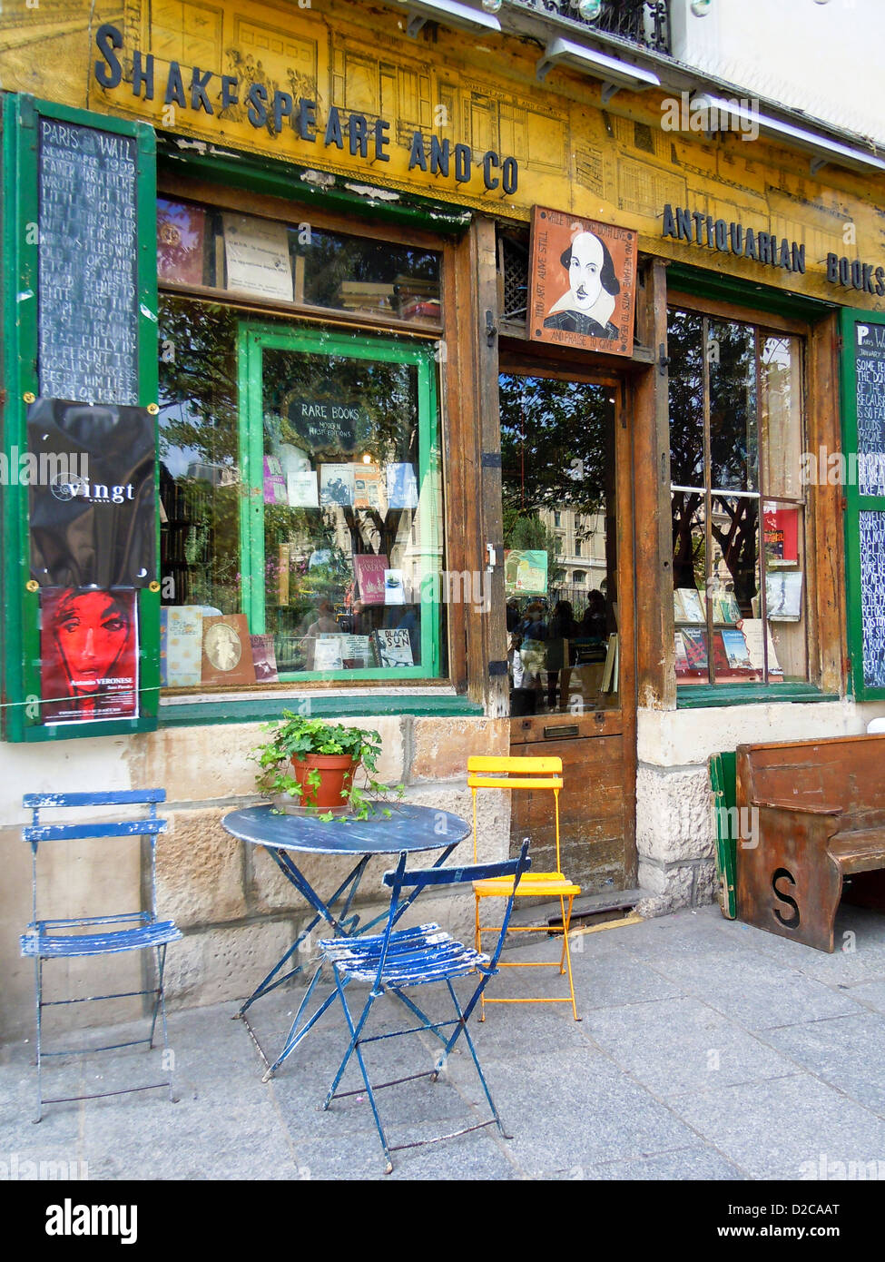 Shakespeare And Co. Book Store, Paris, France Stock Photo Alamy