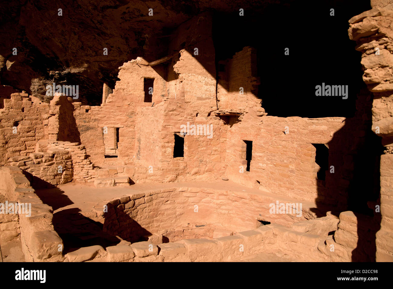 Spruce Tree House, cliff dwelling of pre-Columbian Anasazi indians and UNESCO World Heritage site, Mesa Verde National Park USA Stock Photo