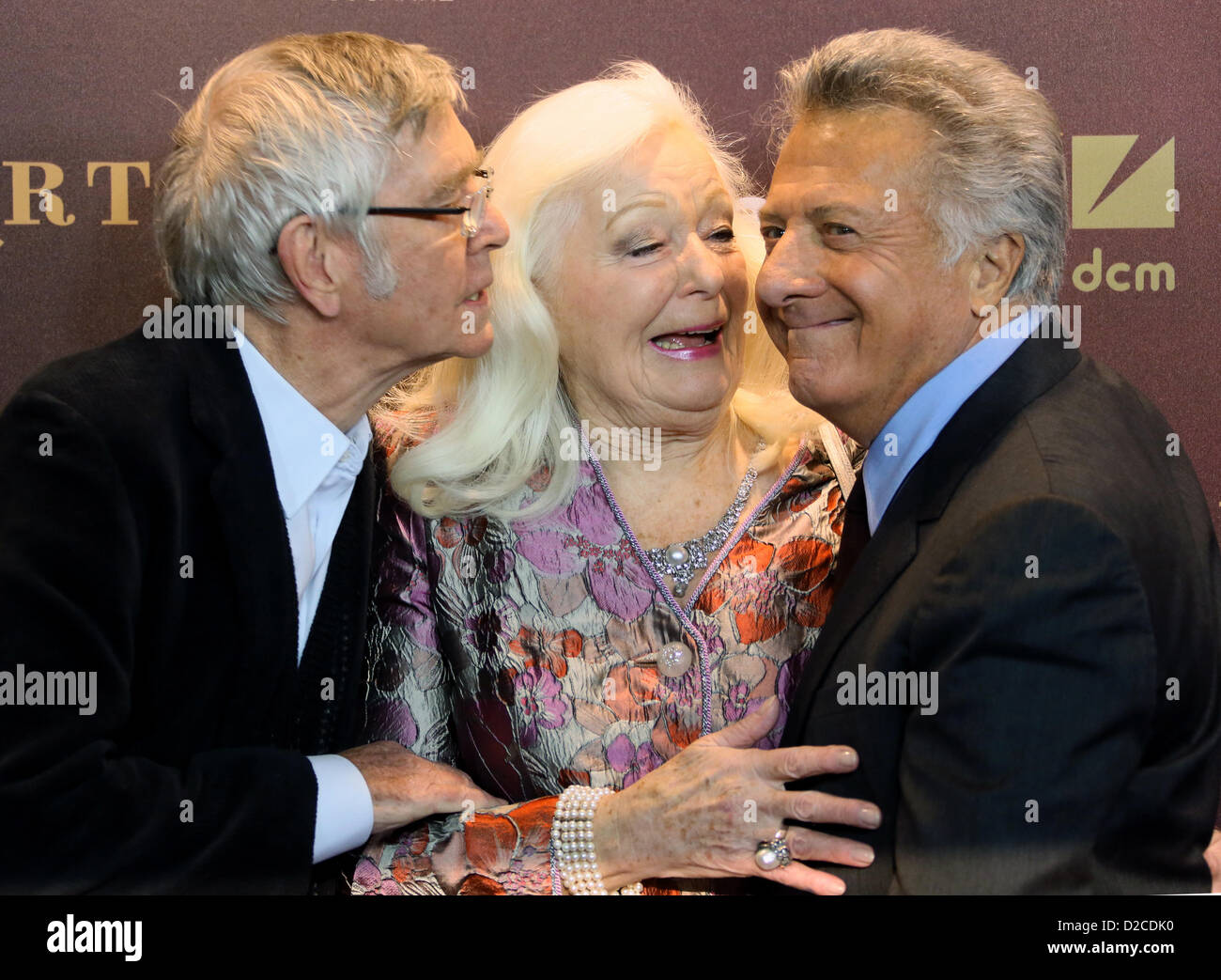 US actor and director Dustin Hoffman (R), actor Tom Courtenay (L) and