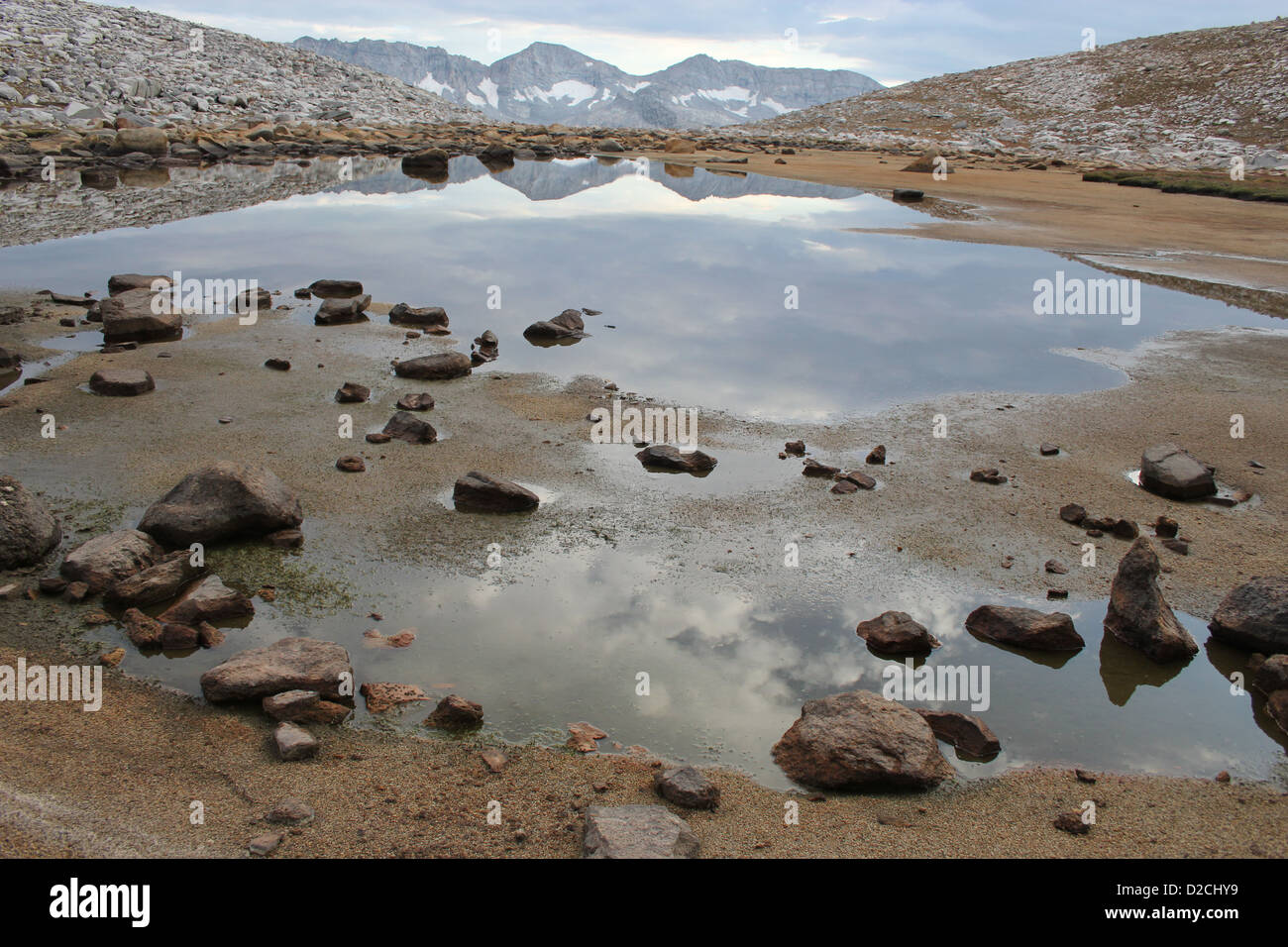 Sierra lake hi-res stock photography and images - Alamy