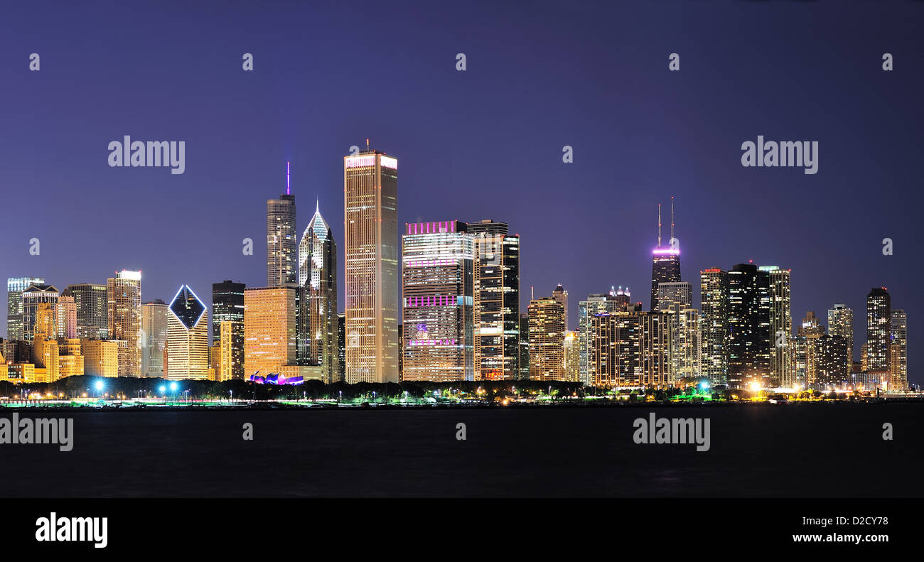 Chicago city downtown urban skyline panorama at dusk with skyscrapers ...