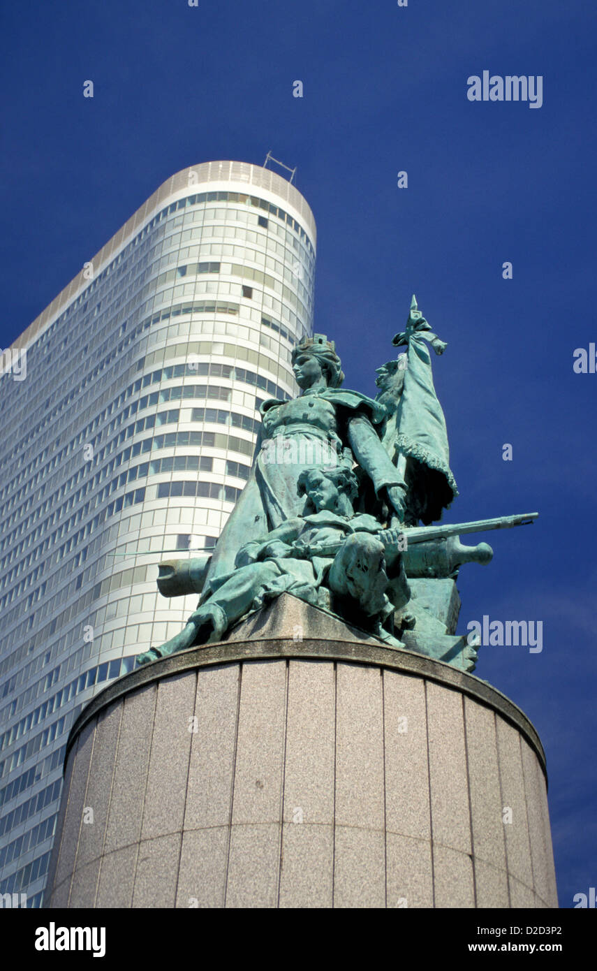 France, Paris. Statue Of La Defense De Paris. Stock Photo