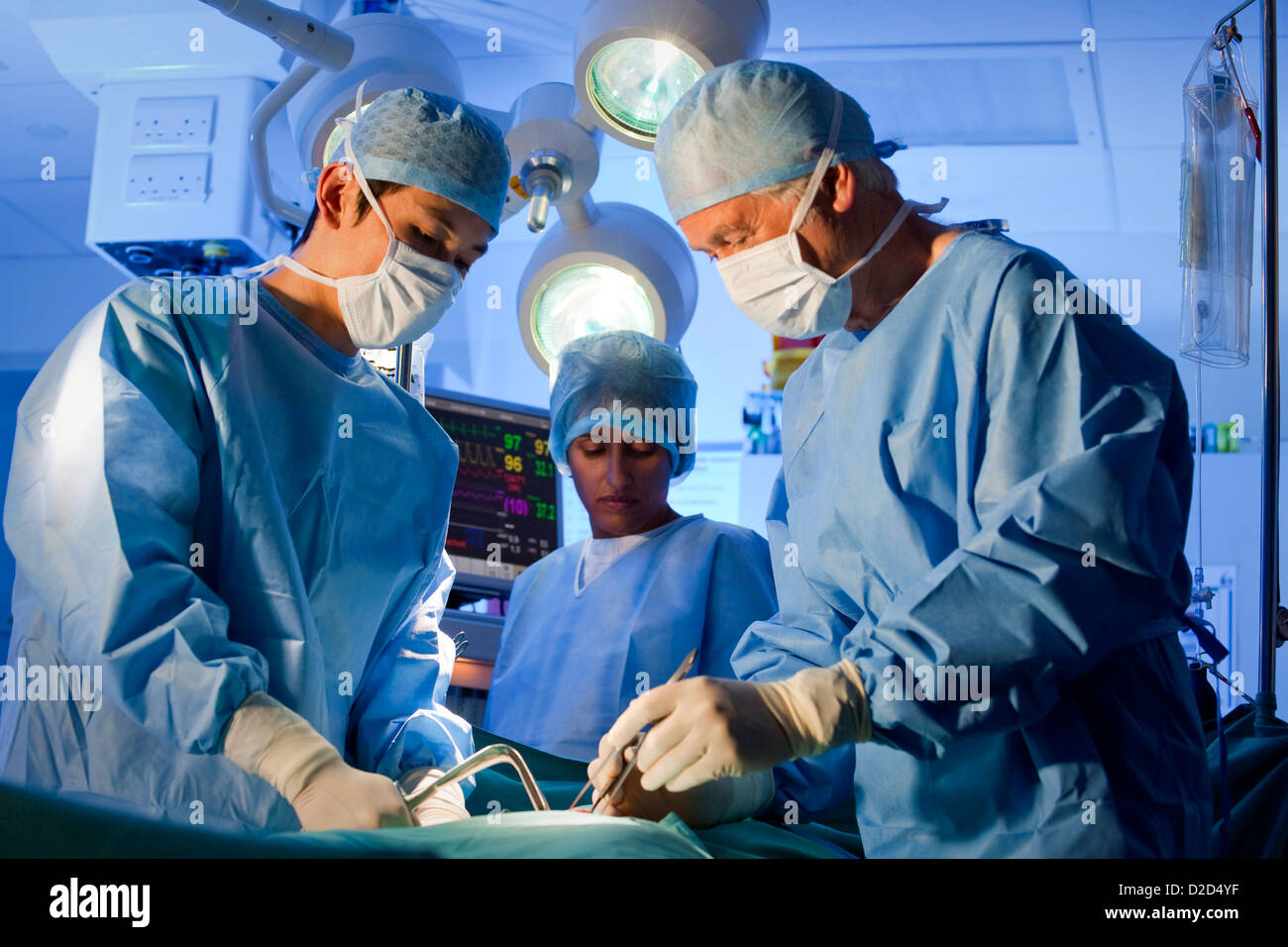 Women surgery hi-res stock photography and images - Alamy