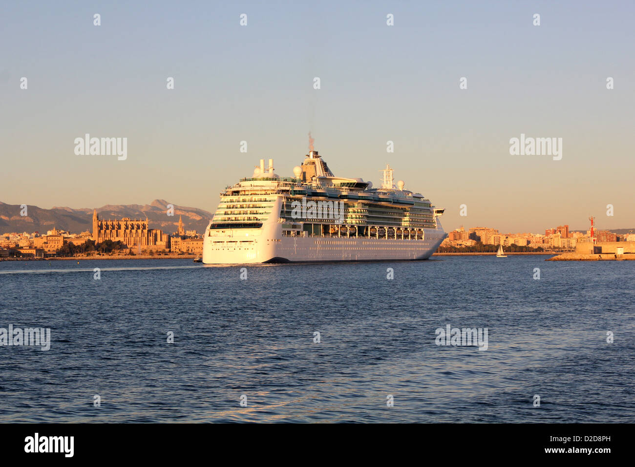 Royal Caribbean International Cruise Ship 'Serenade of the Seas' - leaving the Port of Palma de Mallorca. Stock Photo