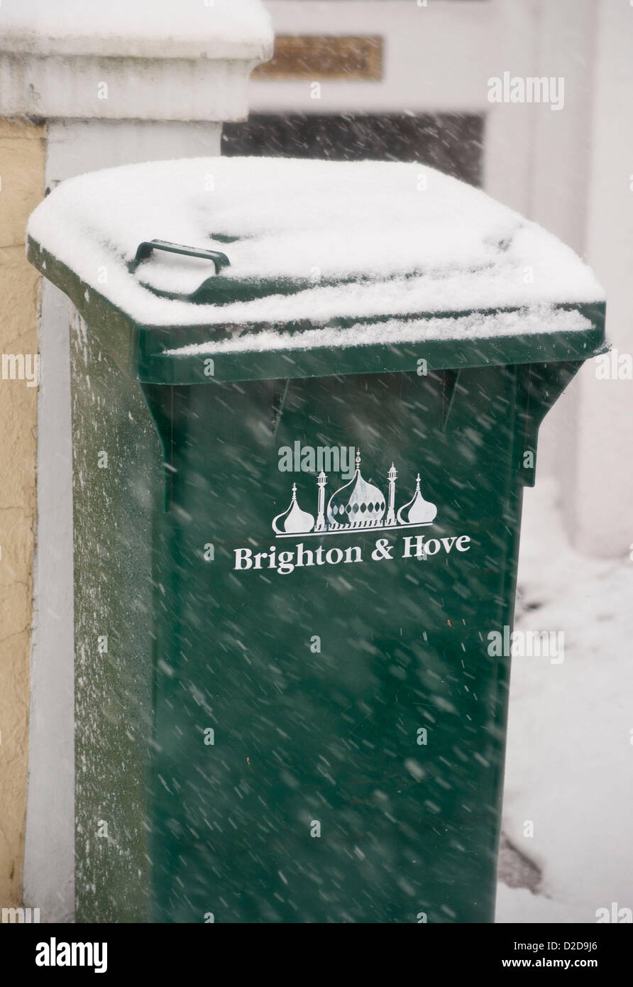 Picture by Darren Cool  Heavy snow falls across the UK today with this being the coldest period predicted in Winter this year. GVs of Brighton, Sussex, UK Stock Photo