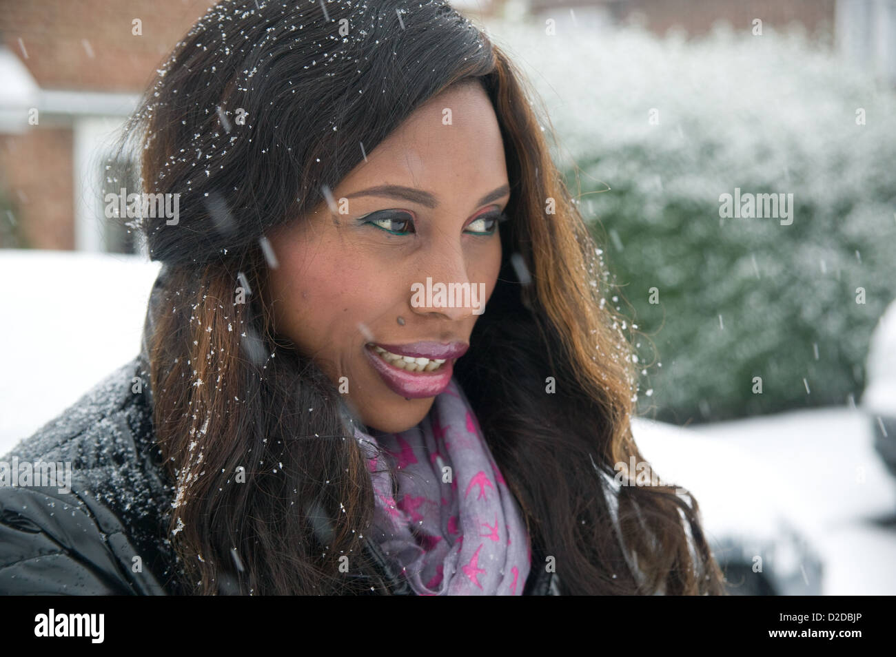 Nigerian Ebo African woman in snowing winter day Stock Photo Alamy