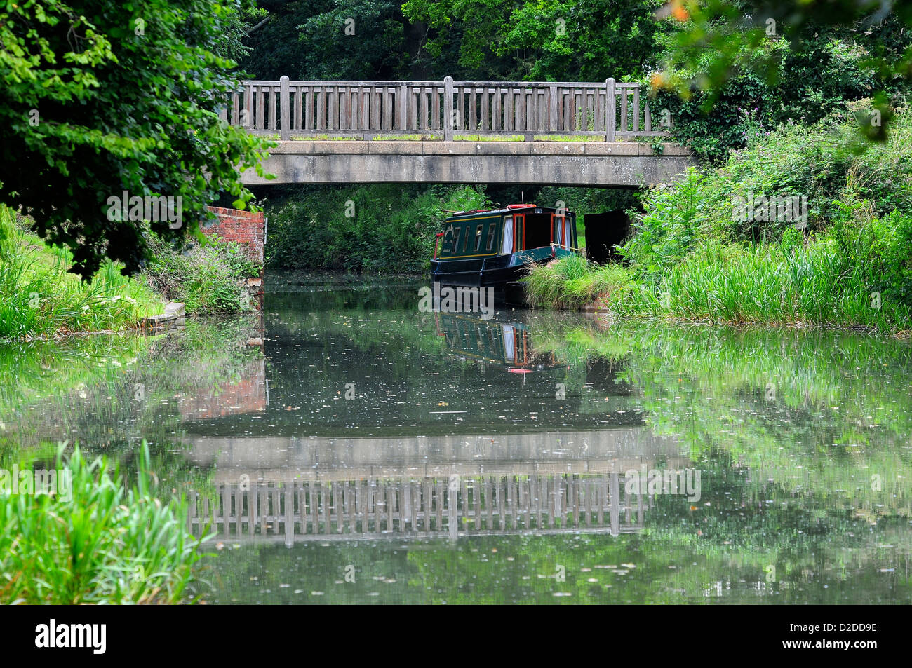 Narrow canal boating hi-res stock photography and images - Alamy