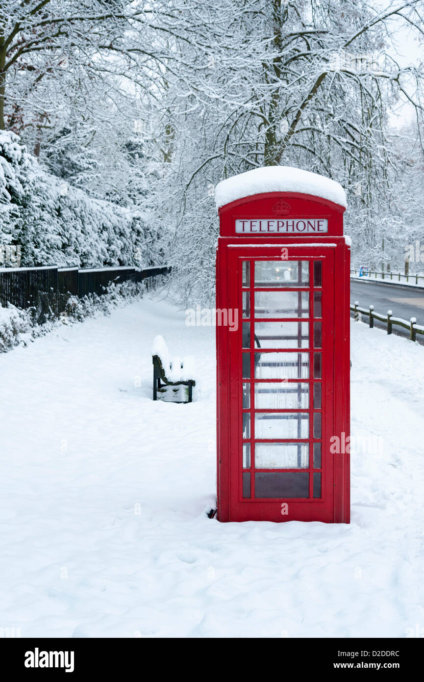 Winter Telephone Cambridge, UK. 21st January, 2013. A traditional red telephone box is ...