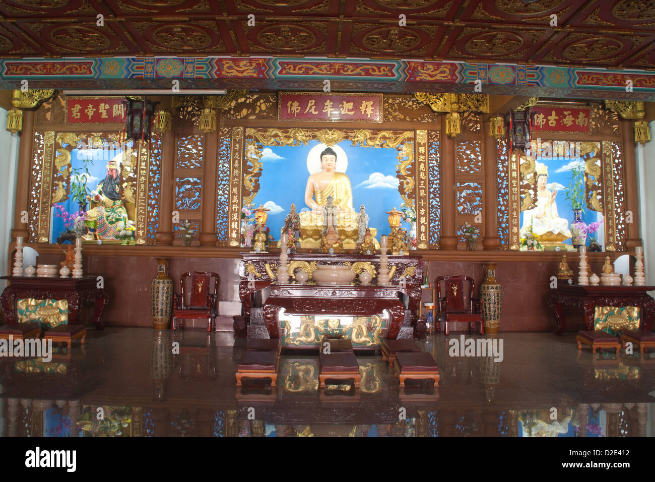 Shrine worship Buddha, Kuan Yin and Goddess Kwnao Stock Photo Alamy